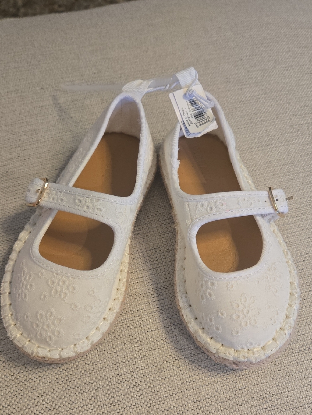 Old Navy White Floral Embroidered Mary Jane Girls' Dress Shoes